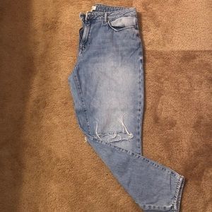 Oversized light blue wash Mom Jeans